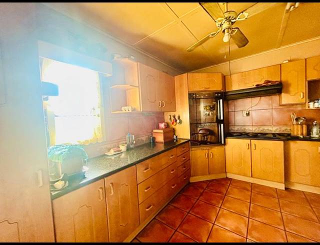 3 BEDROOM HOUSE FOR SALE IN VANDERBIJLPARK CW 5